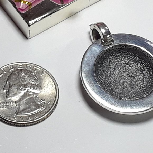 Vintage Classy Vosca Sterling Silver Polished Dome & frame Enhancer/Pendant18424 - Picture 3 of 5